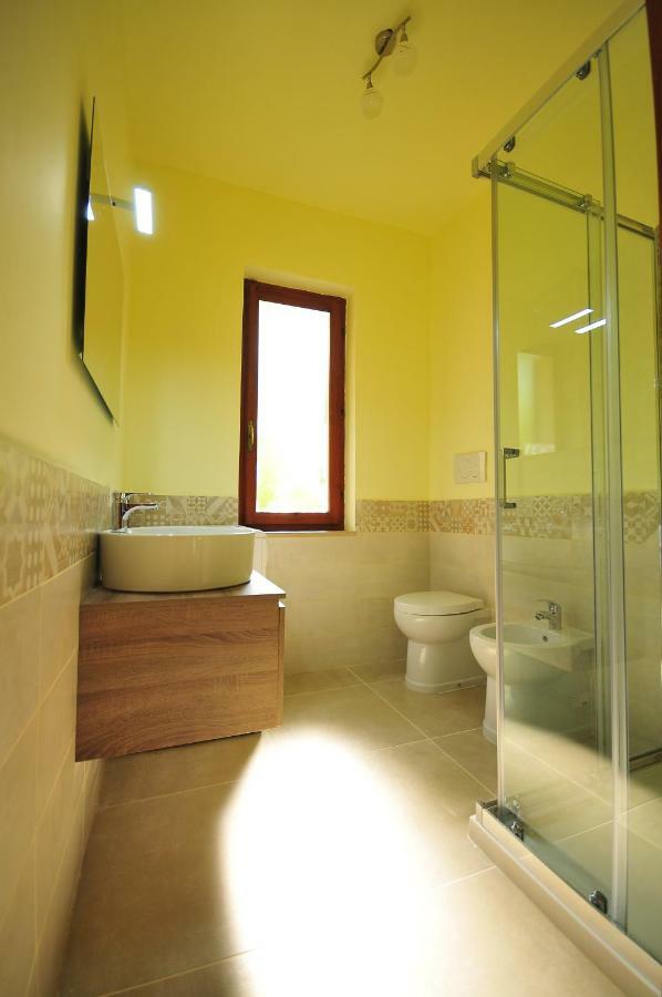 הוילה פורטו אוטיאולו Residenza I Melograni מראה חיצוני תמונה